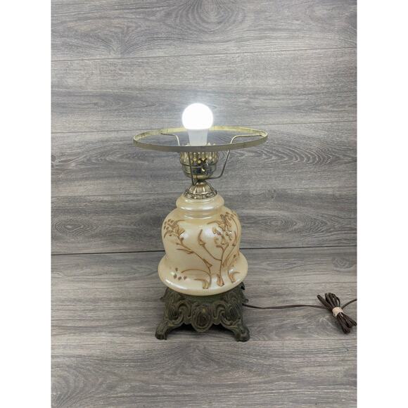 Vintage 1970’s Quoizel 3 way Floral Hurricane Parlor Lamp No Shade - Picture 1 of 6